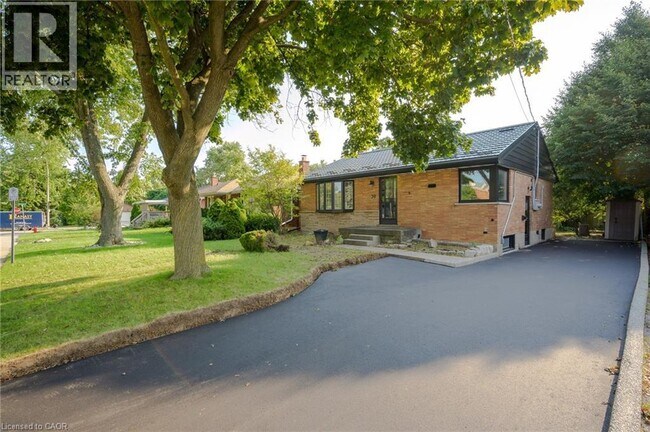 property at 39 Westminster Ave