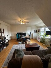 1700 E Chateau Pl in Whitefish Bay, WI - Foto de edificio - Building Photo