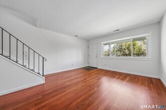 14 Ferris Ave in Norwalk, CT - Building Photo - Building Photo