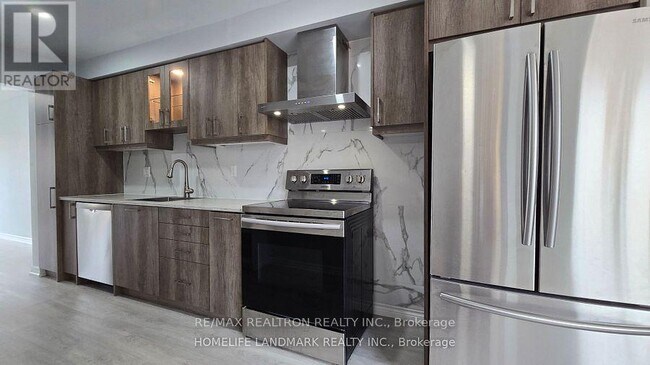 70 Penmarric Pl in Toronto, ON - Building Photo - Building Photo