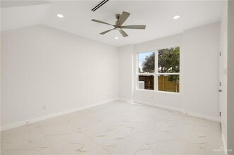 17 Bicentennial Blvd in McAllen, TX - Building Photo - Building Photo