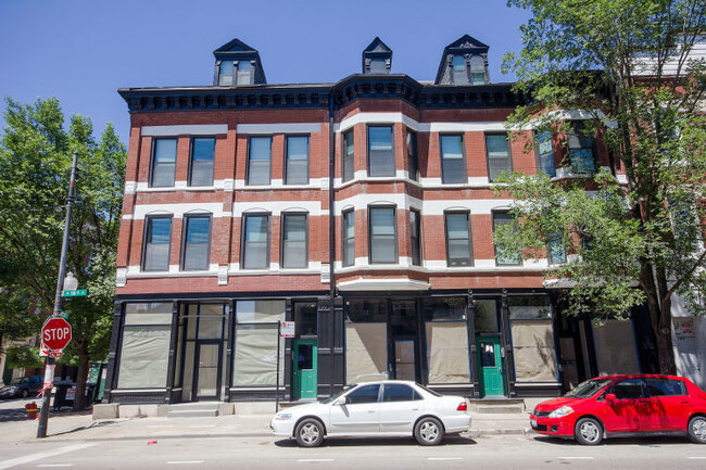 1008 W 18th St, Unit 305