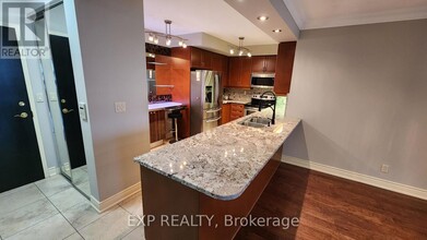 88-1088 Promenade Cir in Vaughan, ON - Building Photo - Building Photo