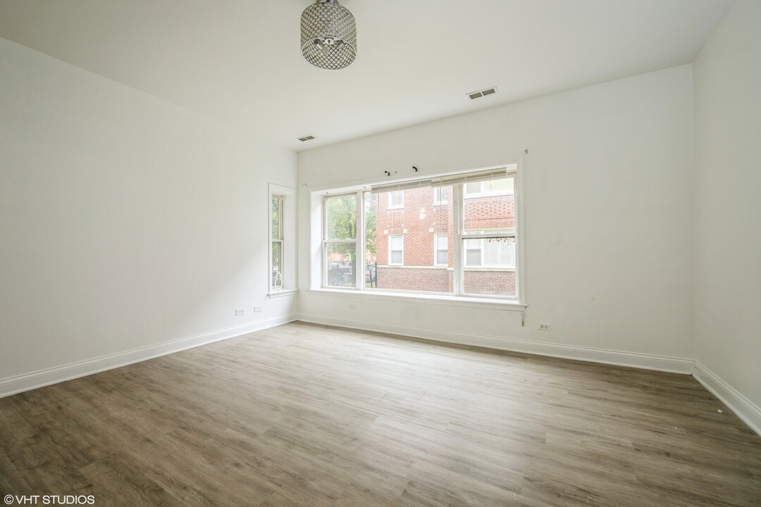 4654 N Saint Louis Ave, Unit 1G in Chicago, IL - Building Photo