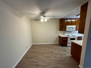 2700 West Victory in Burbank, CA - Building Photo - Building Photo