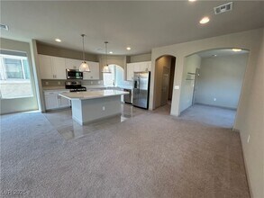 9805 Fox Estate St in Las Vegas, NV - Building Photo - Building Photo