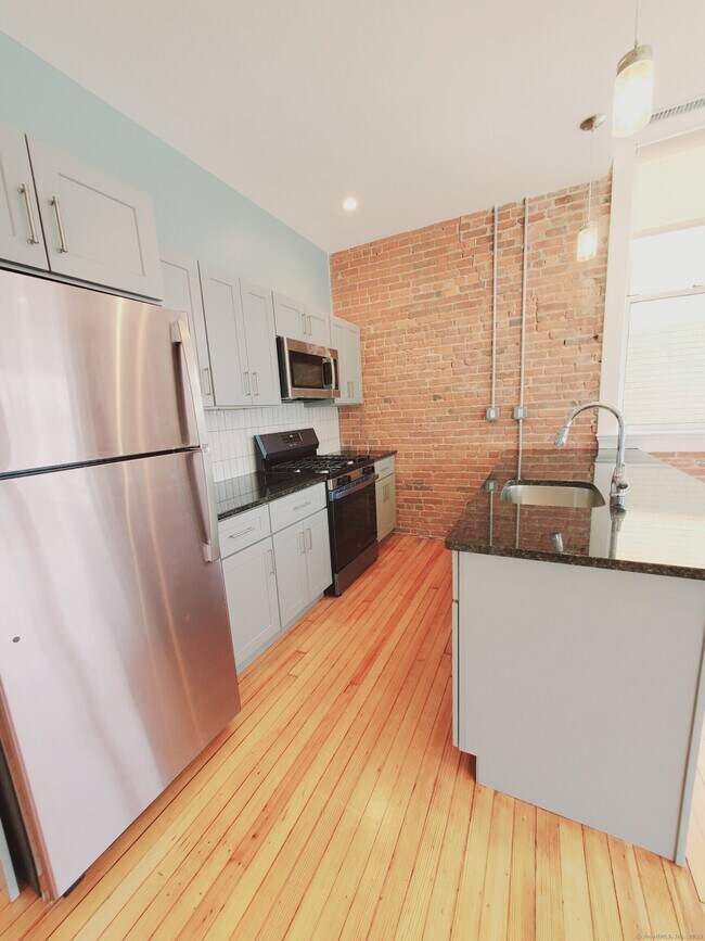 61 Washington St in Norwalk, CT - Building Photo - Building Photo