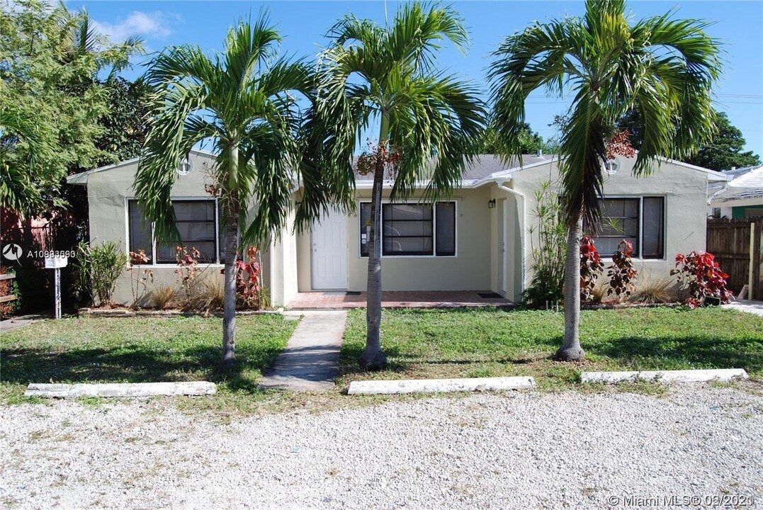1216 NE 14th Ave-Unit -South in Fort Lauderdale, FL - Building Photo
