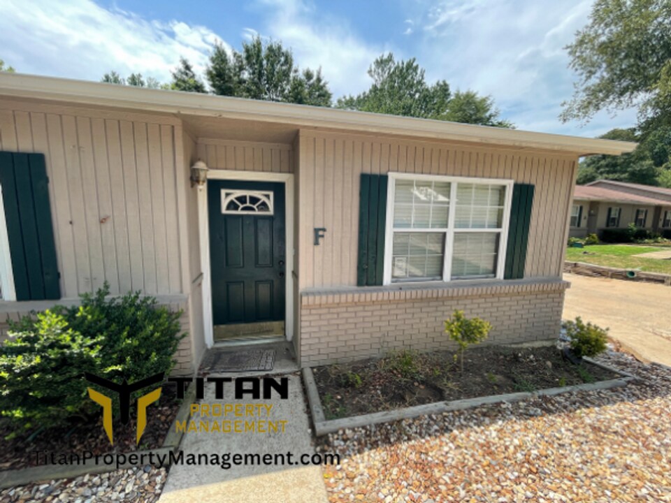 2012 Watts Rd in Benton, AR - Building Photo