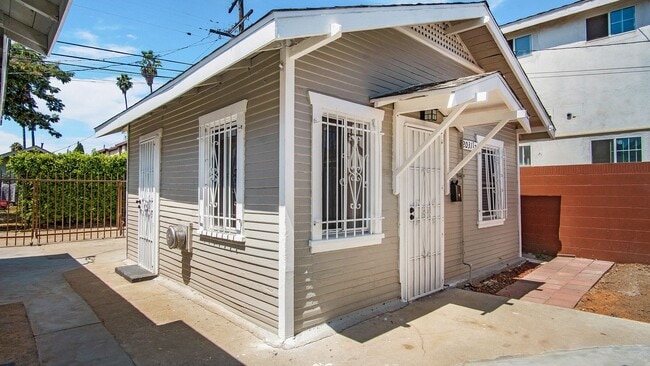 property at 2029-2031.5-20315 Lemon Ave