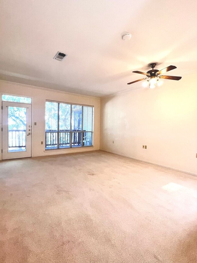 2021 Balmoral Dr in Kerrville, TX - Building Photo - Building Photo