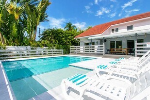 1022 Adams St in Hollywood, FL - Building Photo