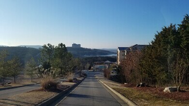 325 Majestic Dr in Branson, MO - Building Photo - Building Photo