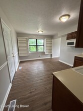 6906 Spourtland Dr in Louisville, KY - Building Photo - Building Photo