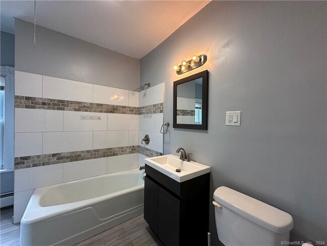 12 Woodland St in New Britain, CT - Building Photo - Building Photo