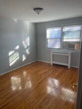 343 Bloomfield Ave, Unit Apt 8 in Verona, NJ - Building Photo - Building Photo