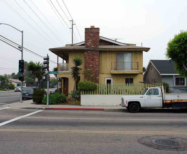 12000 Birch Ave in Hawthorne, CA - Building Photo - Building Photo