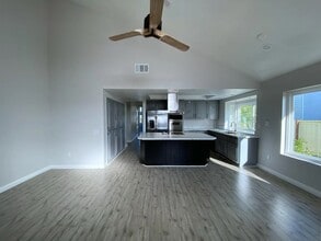 13704 Quinton Rd in San Diego, CA - Building Photo - Building Photo