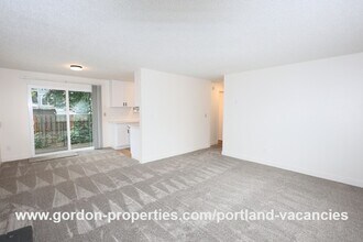 4239 SE 15th Ave in Portland, OR - Building Photo - Building Photo