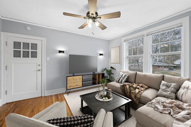 property at 1240 Hawthorne Pl