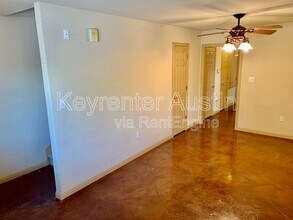 1535 Parkfield Cir in Round Rock, TX - Building Photo - Building Photo