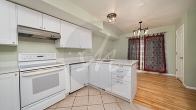 5330 Solar Ridge Dr in Colorado Springs, CO - Building Photo - Building Photo