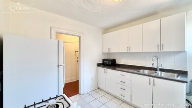 113 Vaughan Rd in Toronto, ON - Building Photo - Building Photo