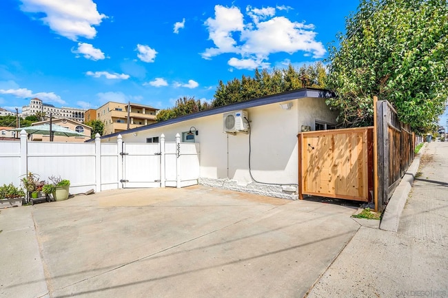 property at 5517 Lauretta St