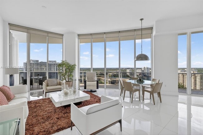 4100 Island Blvd in Aventura, FL - Building Photo - Building Photo