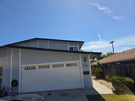 553 Carrie Cir in San Marcos, CA - Building Photo