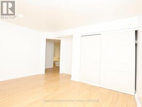 6482 Chaumont Crescent in Mississauga, ON - Building Photo - Building Photo