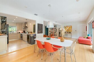 5800 SW 50th Terrace in Miami, FL - Building Photo - Building Photo