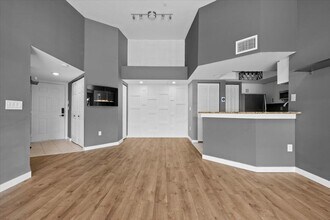 800 Crestwood Ct S in Royal Palm Beach, FL - Building Photo - Building Photo