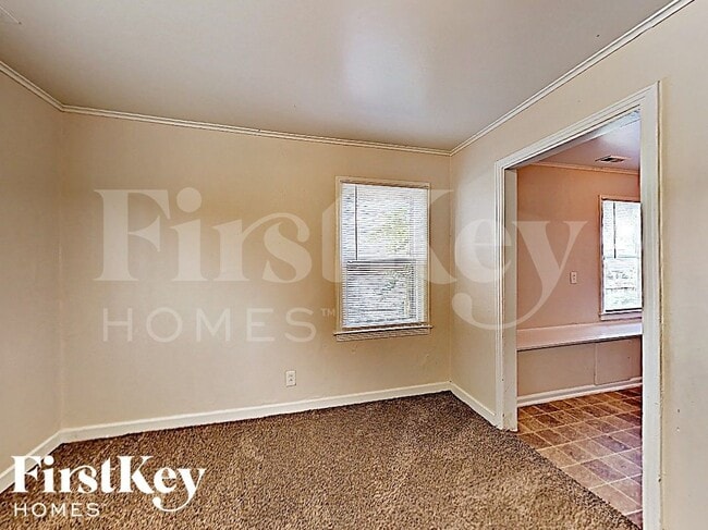 2219 S Hall Rd in Independence, MO - Building Photo - Building Photo