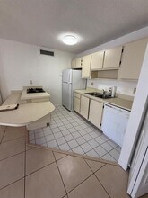 645 Executive Center Dr in West Palm Beach, FL - Building Photo - Building Photo