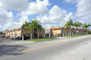 Blackstone Apartments in Hialeah, FL - Building Photo