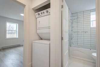 5915 Décarie in Montréal, QC - Building Photo - Building Photo