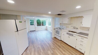 3538 SW Barbur Blvd in Portland, OR - Building Photo - Building Photo