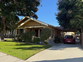 3107-3111 E Theresa St in Long Beach, CA - Foto de edificio - Building Photo
