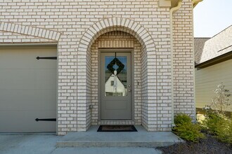 2134 Springfield Dr in Chelsea, AL - Foto de edificio - Building Photo