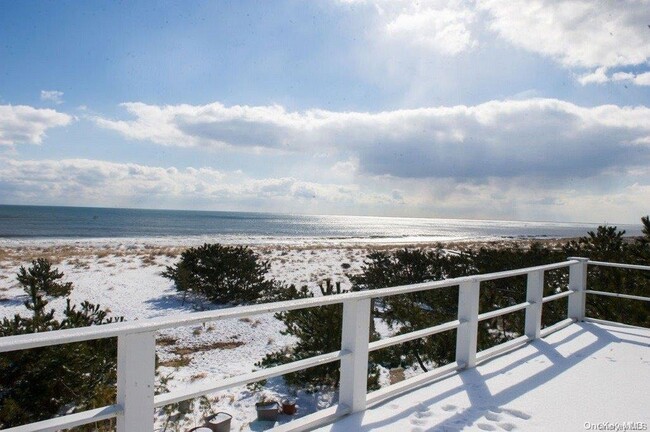 333 Dune Rd in Westhampton Beach, NY - Building Photo - Building Photo