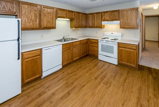 317 Simonson Rd, Unit 1 in Saint Croix Falls, WI - Building Photo - Building Photo