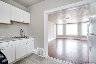 1201 Michigan St in Oshkosh, WI - Building Photo - Building Photo