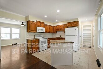 1200 E 136th St in Grandview, MO - Building Photo - Building Photo