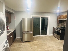 311 W Broadway in Paterson, NJ - Building Photo