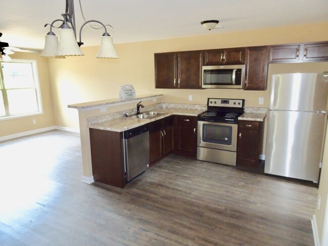 706 Needmore Rd, Unit 1 in Clarksville, TN - Building Photo - Building Photo