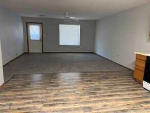 4937 N River Rd in West Lafayette, IN - Foto de edificio - Building Photo