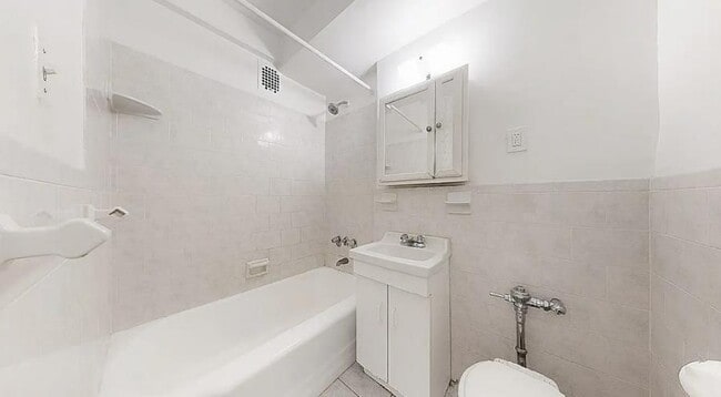 East 26th Street in New York, NY - Building Photo - Building Photo
