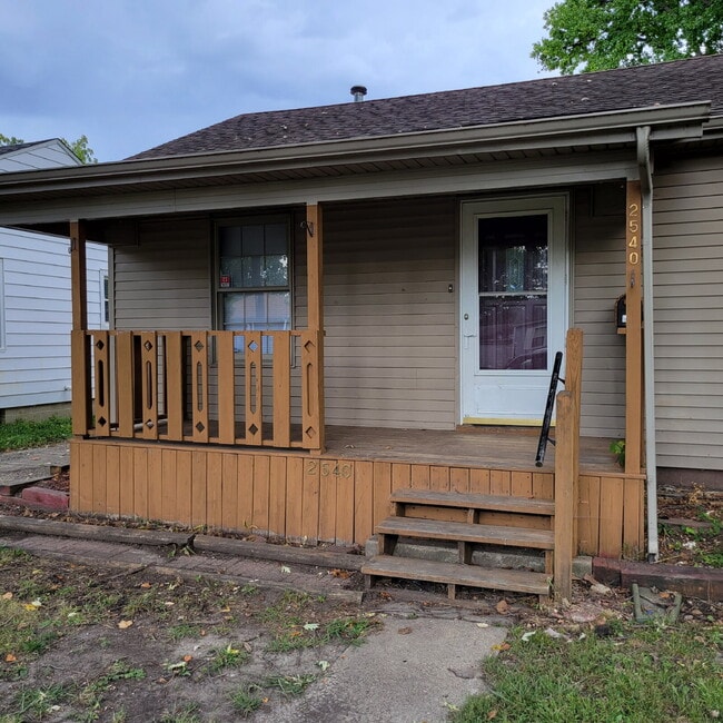 2540 S 4th St in Springfield, IL - Building Photo - Building Photo