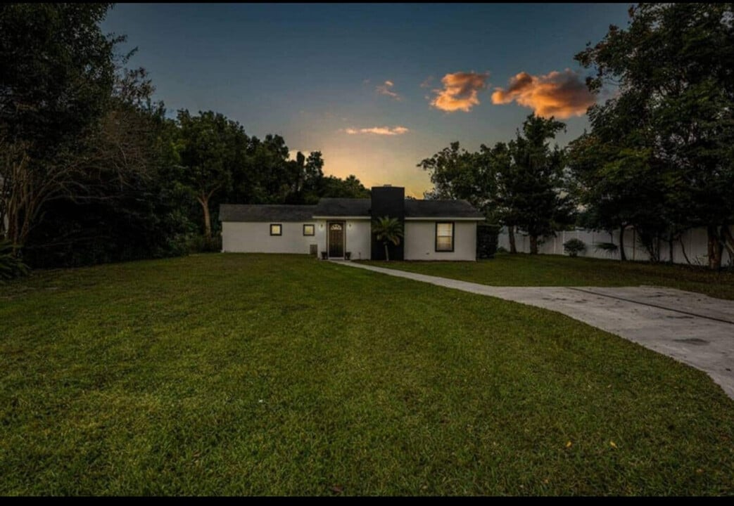 2129 Carlton Dr in Orlando, FL - Building Photo